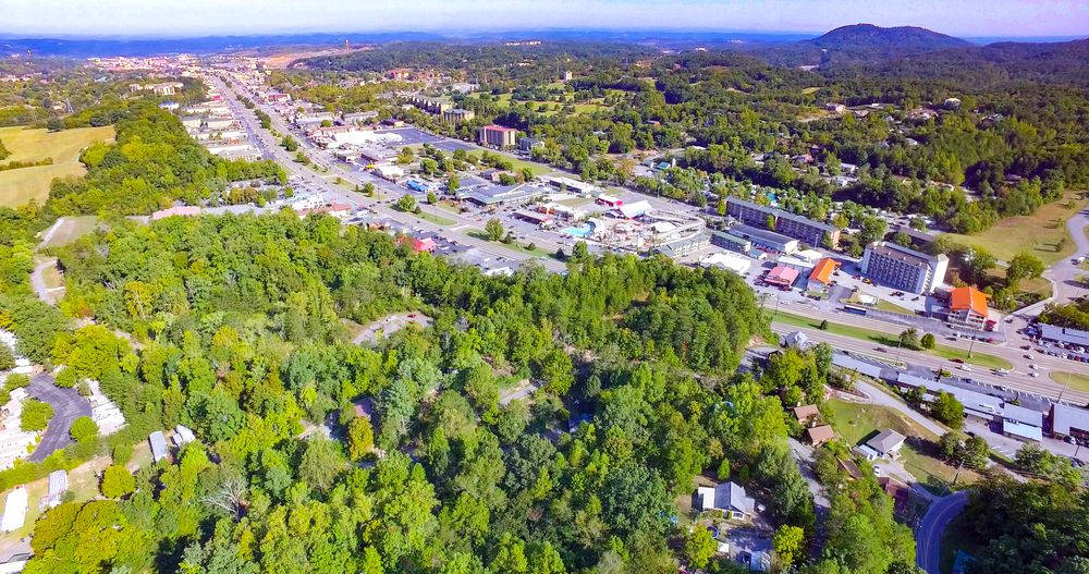 4020 Parkway , Pigeon Forge, TN 37863